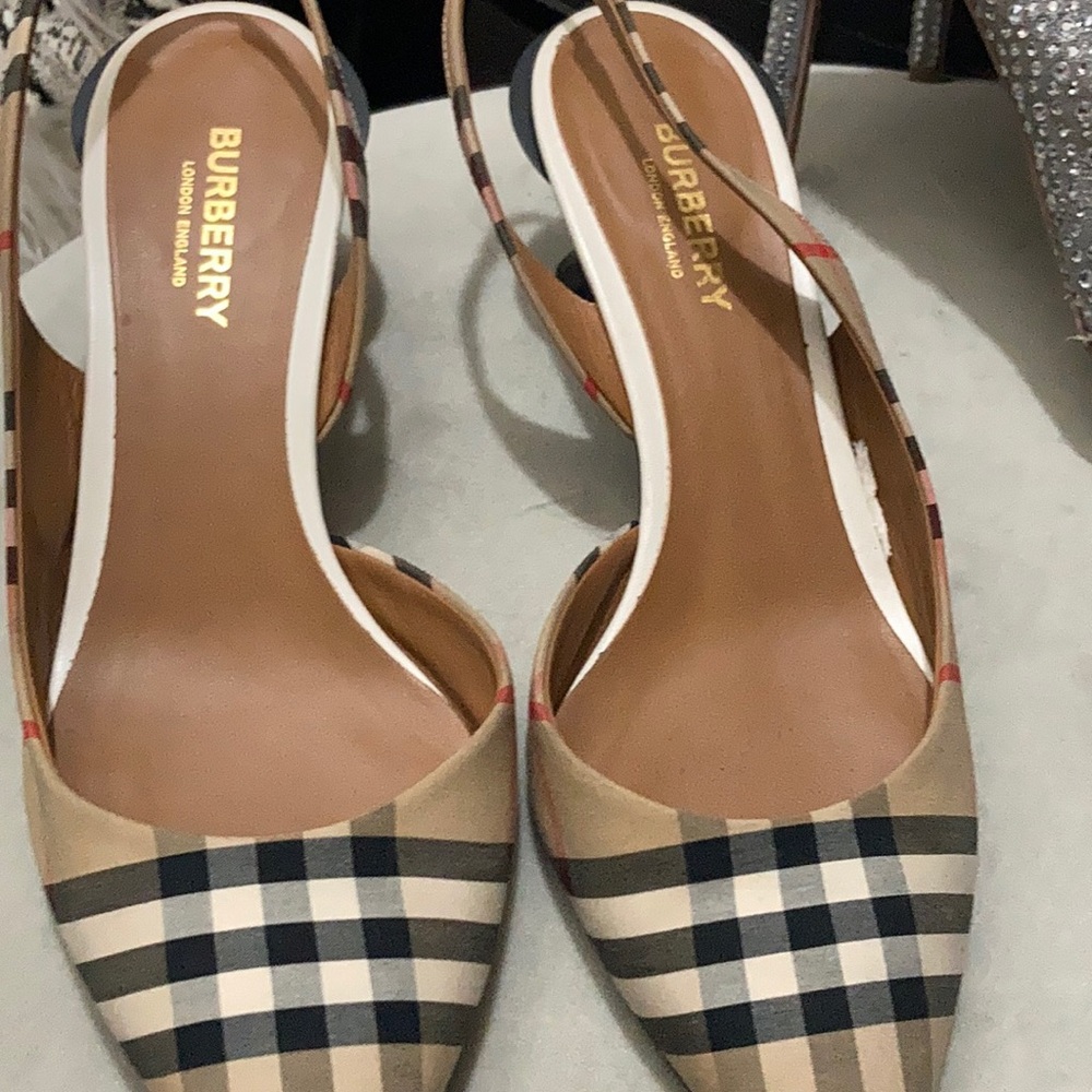 Burberry Soes